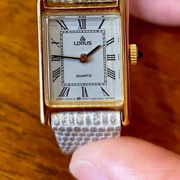 Seiko Gold and White Women's Watch - Picture 3 of 8
